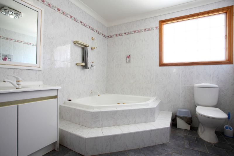 Top Bathtub Installation Companies in Melbourne Beach, FL
